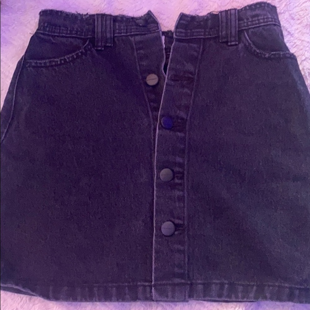 CUTE SKIRT!